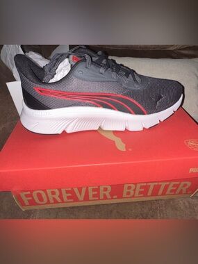 Puma FlexFocus Lite Modern in Dusky Gray with Red Accent